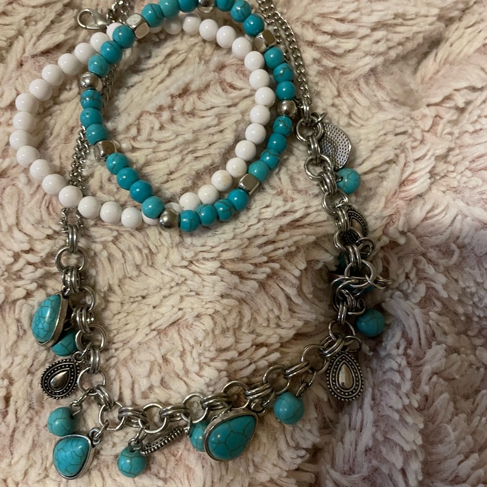 Turquoise and White Beaded Necklace and Bracelet Set